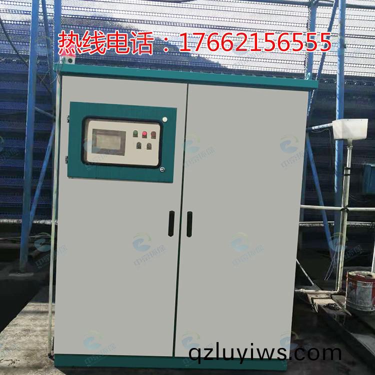 龍(long)門式風(feng)榦(gan)型(xing)工程(cheng)洗(xi)車機(ji)