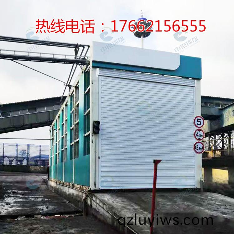 龍(long)門式(shi)風(feng)榦型工程(cheng)洗(xi)車機